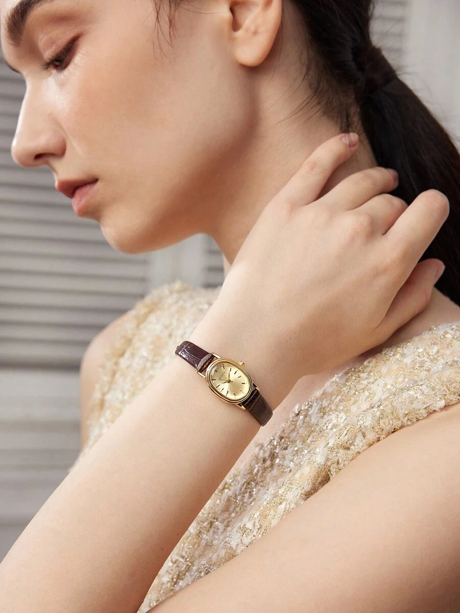 Relógio Petite Classic Banhado em Ouro 18K