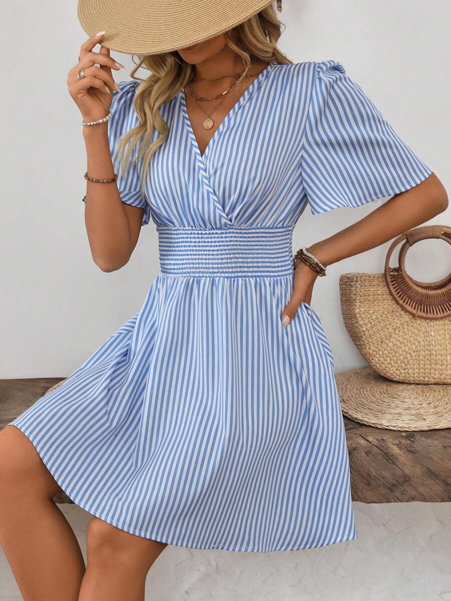 Vestido Listrado Júlia Manga Curta Decote V