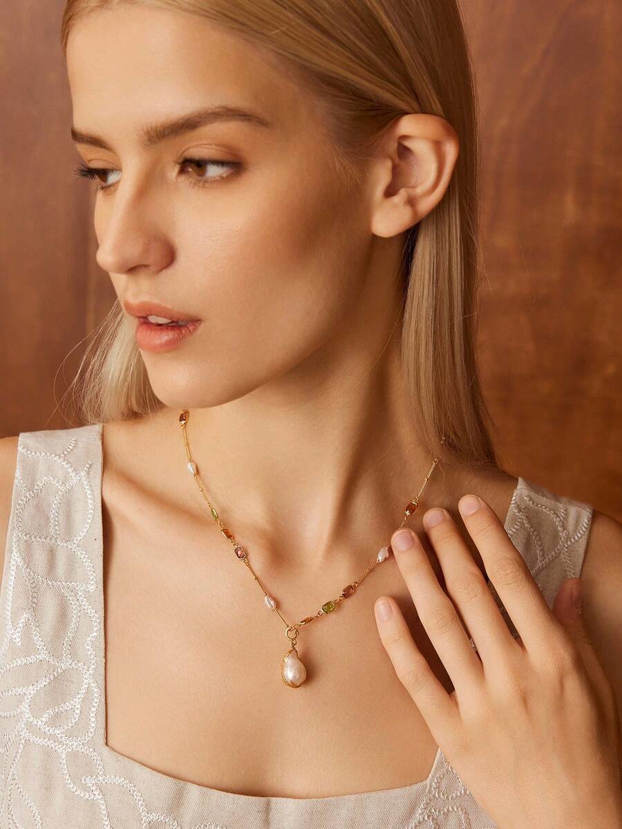 Colar Élégance Perle Multicolore Banhado em Ouro 18K
