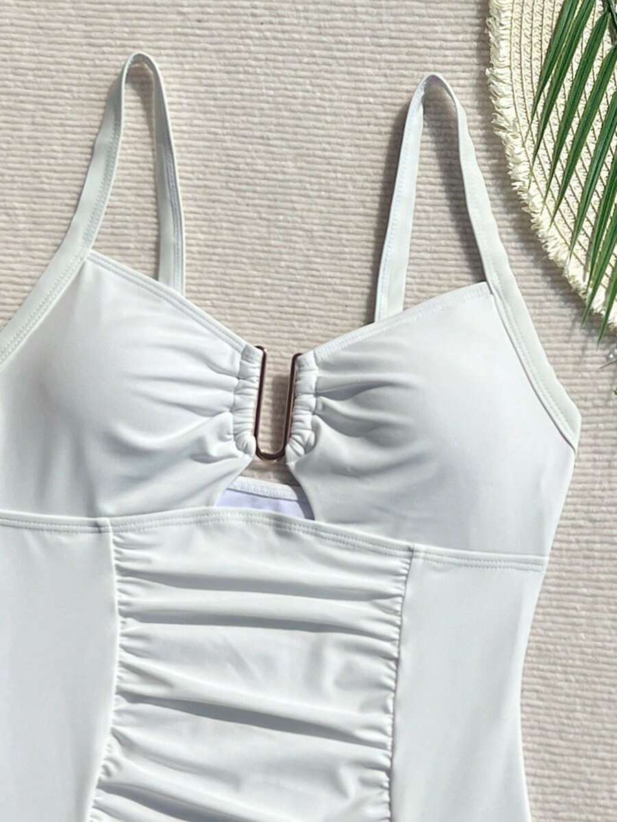 Maiô Elegance Detalhe Metálico em U