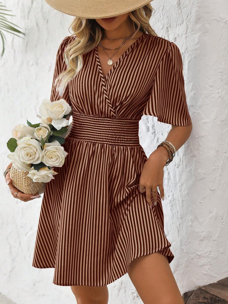Vestido Listrado Júlia Manga Curta Decote V