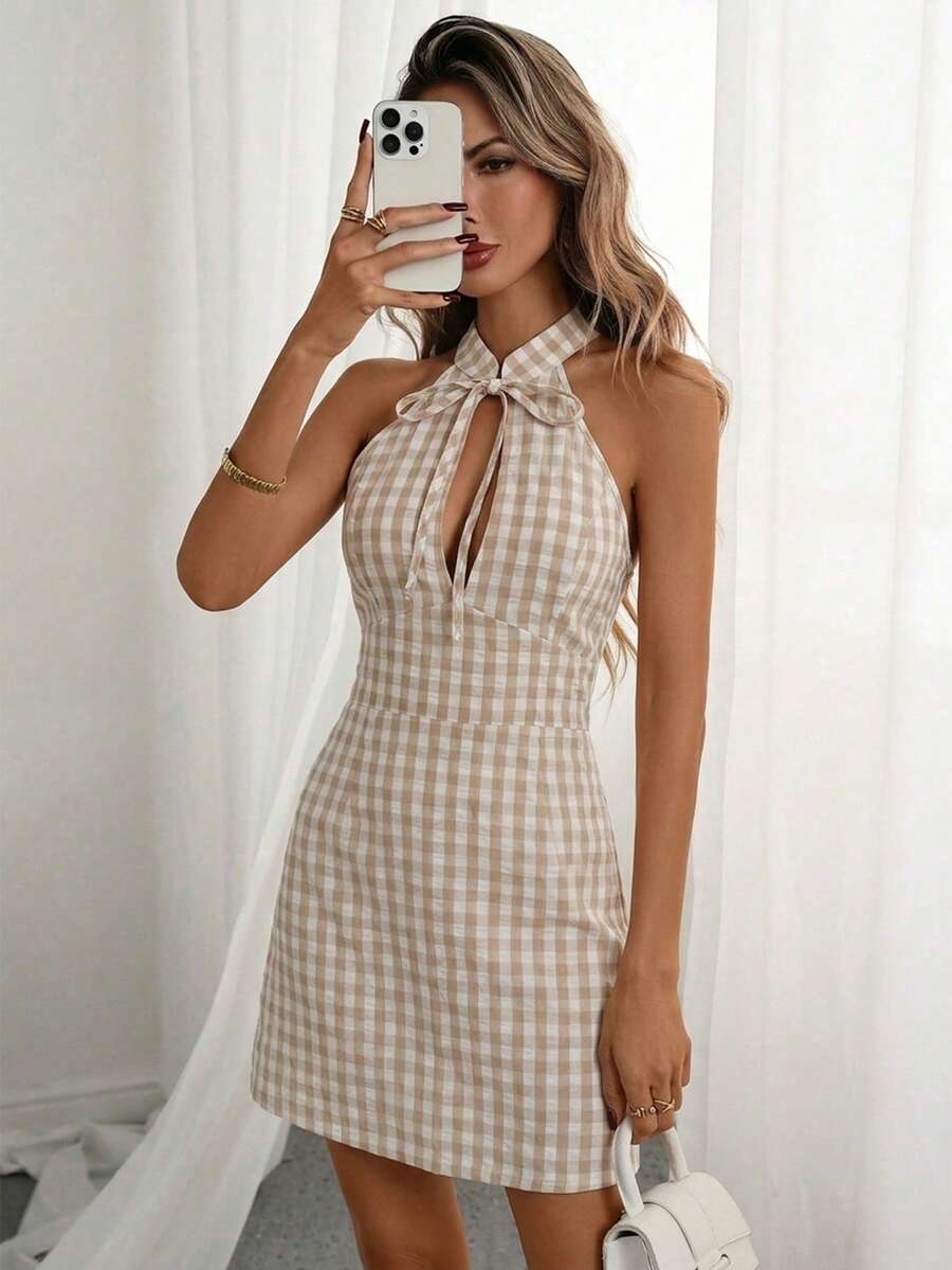 Vestido Curto Beatriz Halter Cintura Marcada
