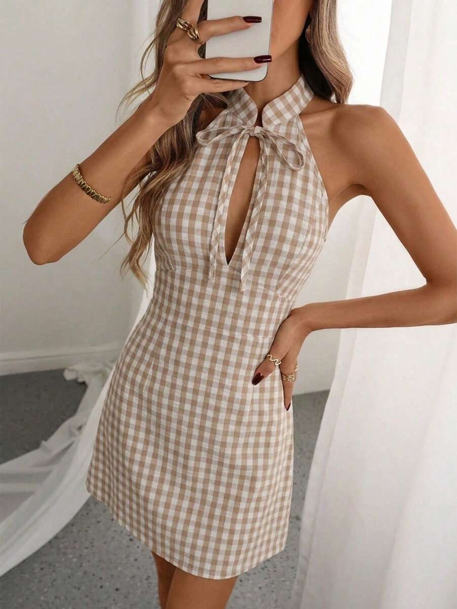 Vestido Curto Beatriz Halter Cintura Marcada